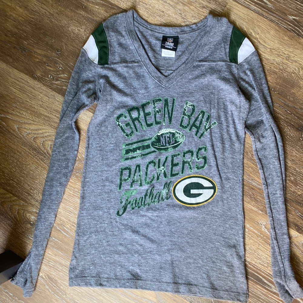 Small long sleeve Packers tshirt